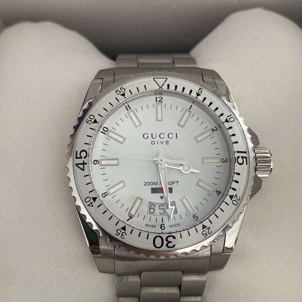 GUCCI Mens Dive Watch - Picture 2 of 6